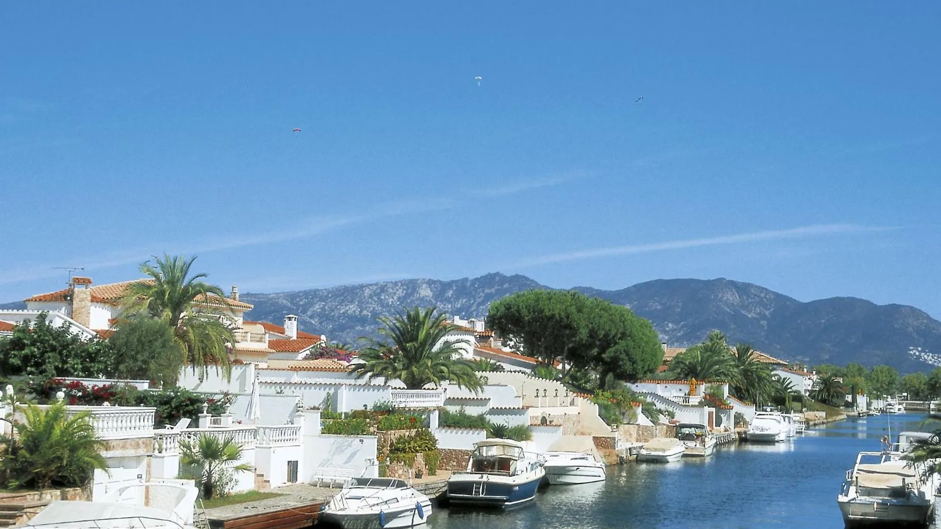Holiday Home Calima By Interhome Empuriabrava