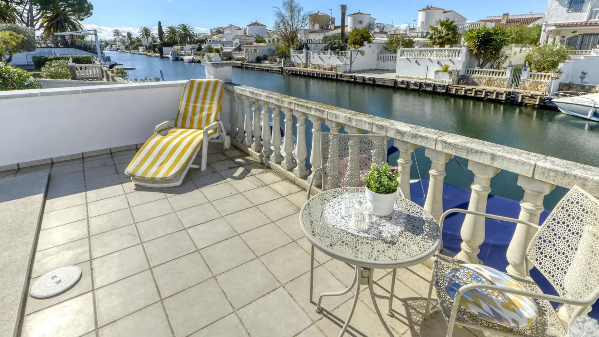 Holiday Home Calima By Interhome Empuriabrava